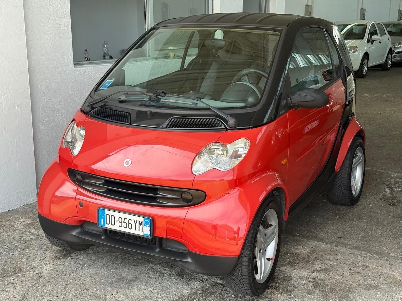 Smart ForTwo 700 coupé pure (37 kW)
