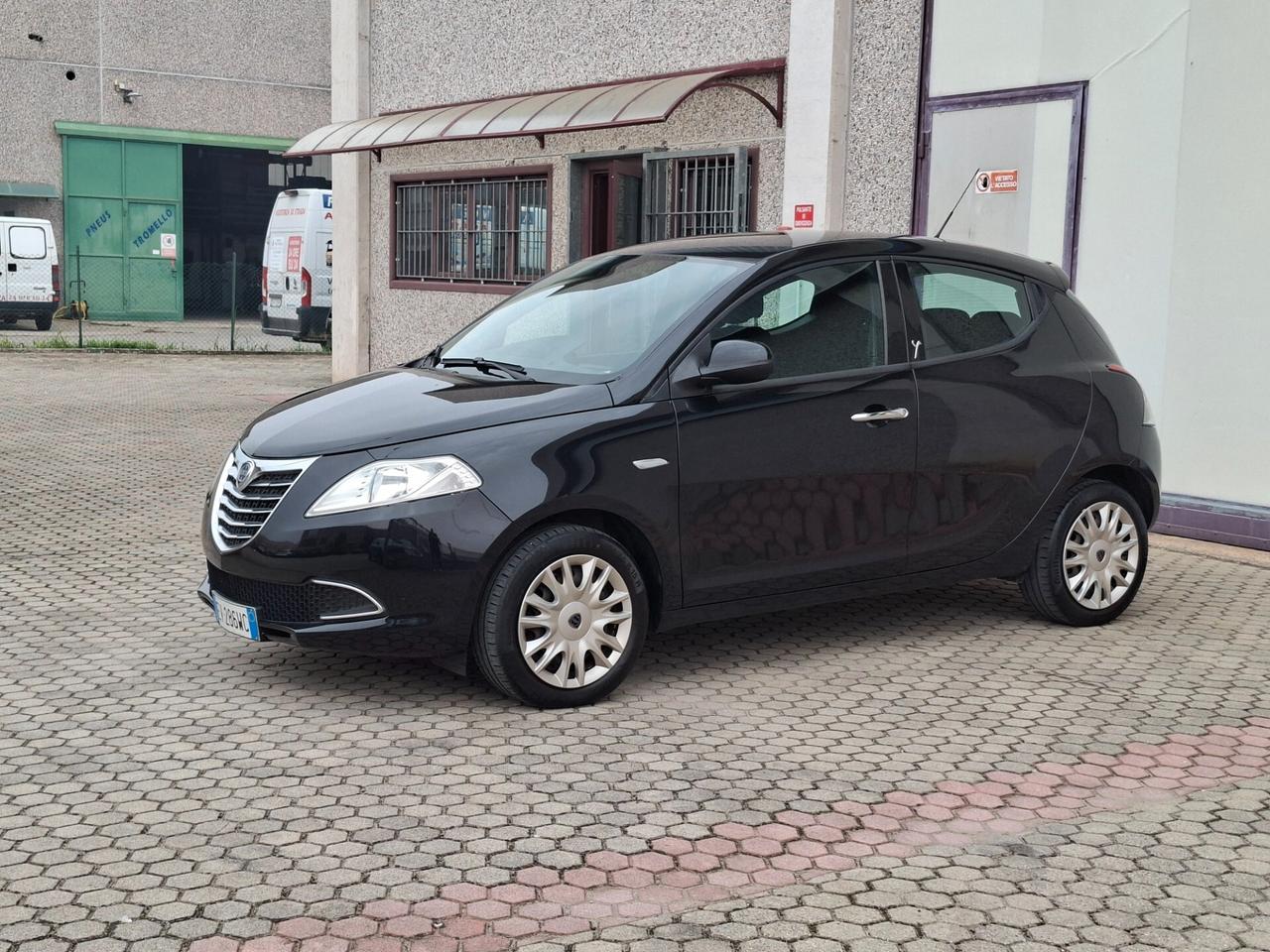 Lancia Ypsilon 1.2 Platinum *EURO 6B*