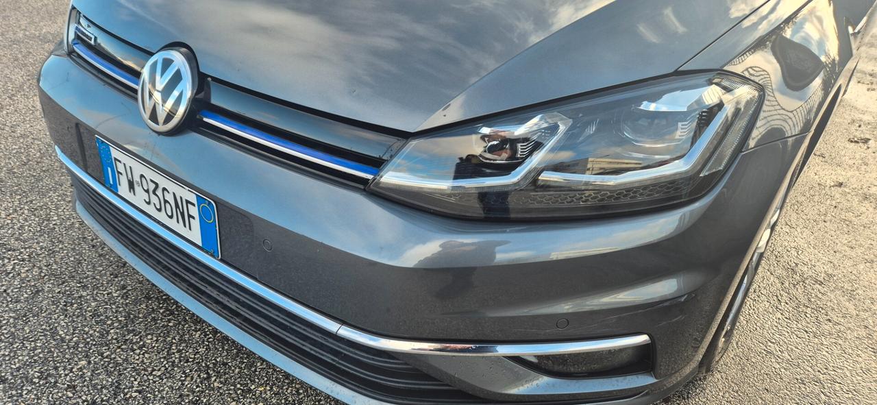 Volkswagen Golf 1.5 TGI DSG Executive LED PACK NEOPATENTATI