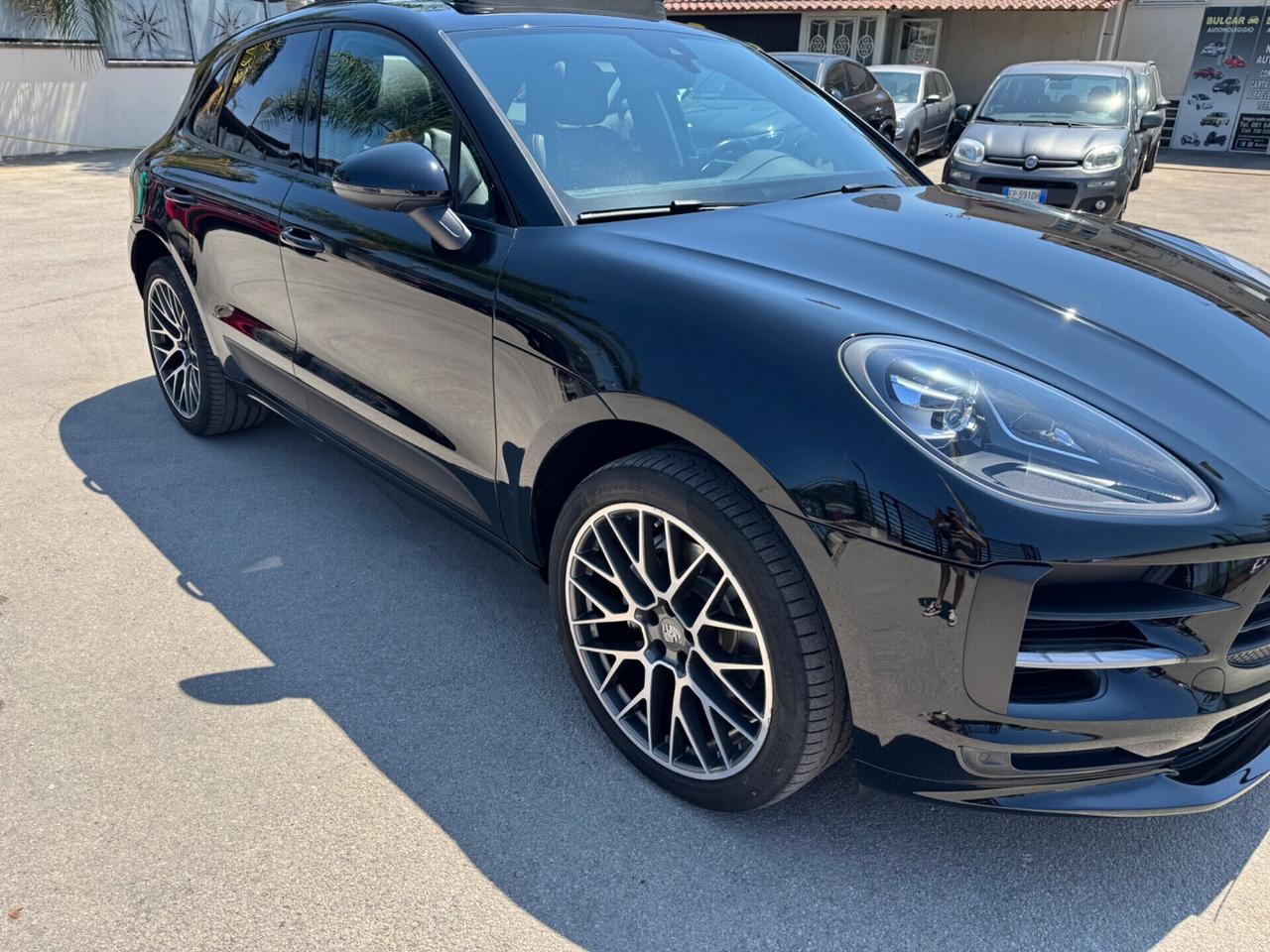 Porsche Macan 2.0 pari al nuovo