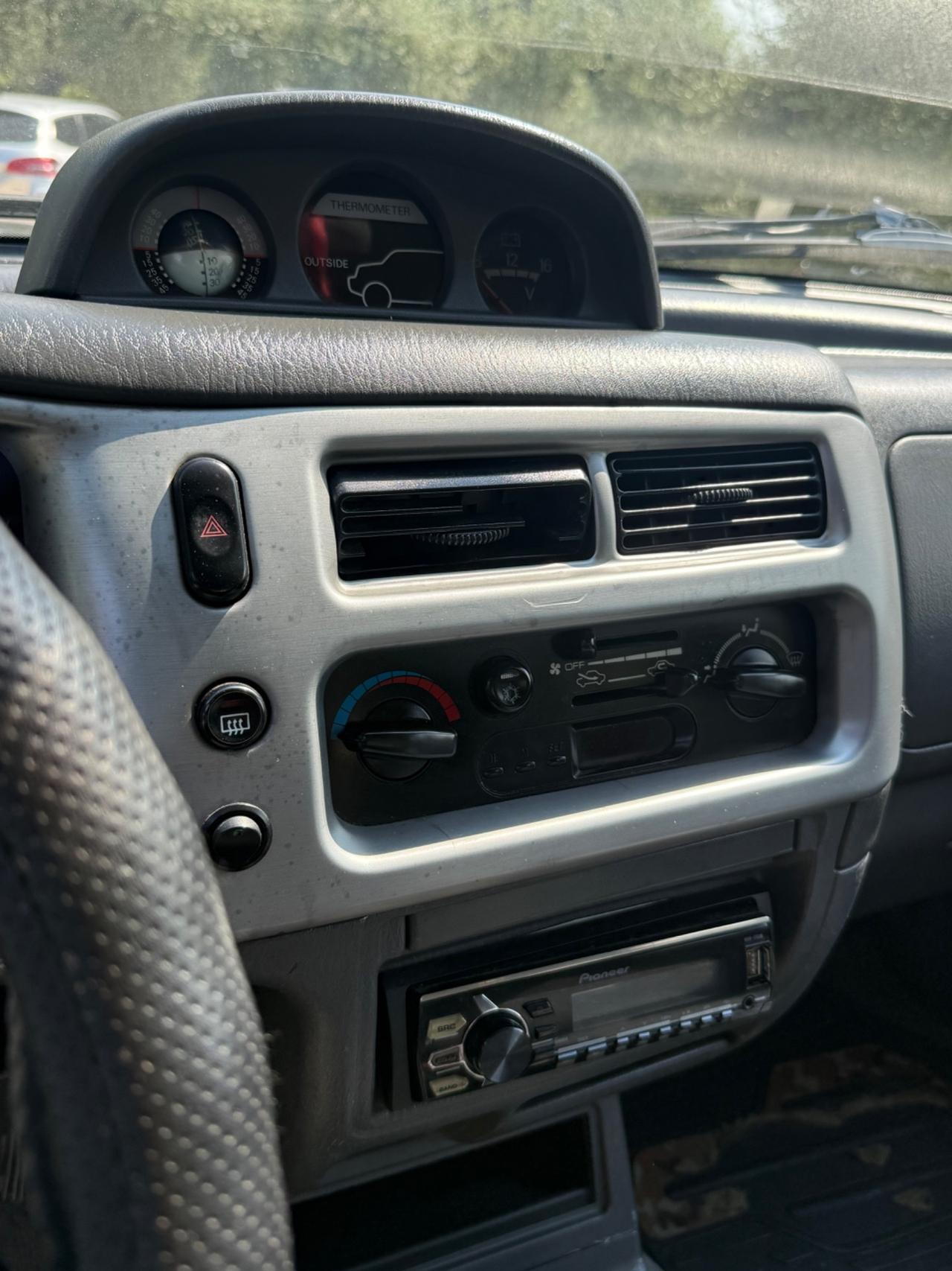 Mitsubishi L200 2.5 TDI 4WD Club Cab Pick-up GLS
