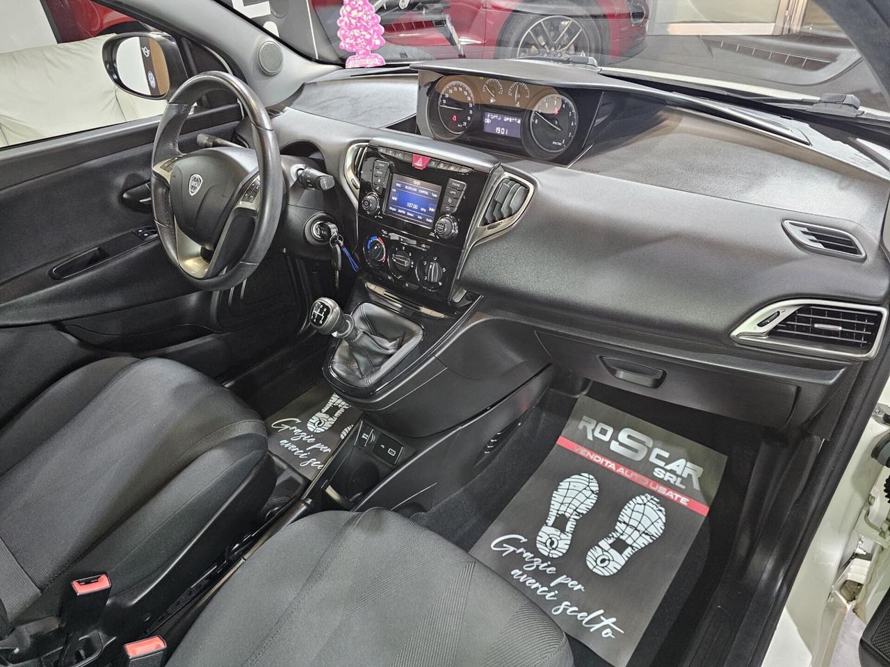 Lancia Ypsilon 1.2 69 CV Gold (29.000km)