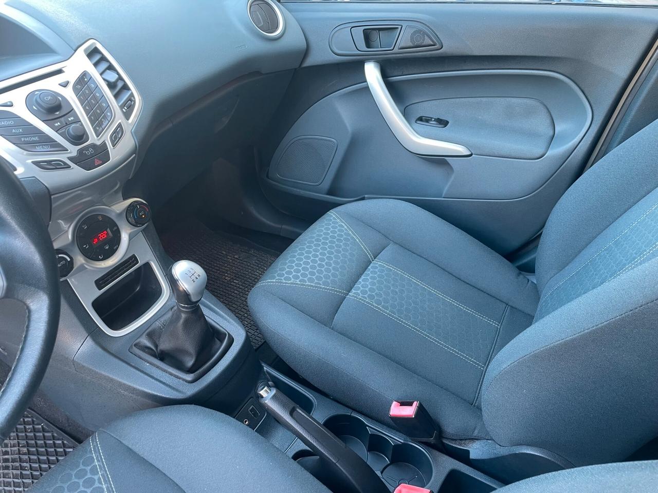 Ford Fiesta 1.6 TDCi 90CV 5 porte DPF Titanium