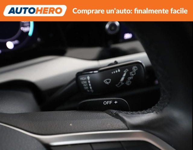 VOLKSWAGEN Golf 1.0 eTSI EVO DSG Life