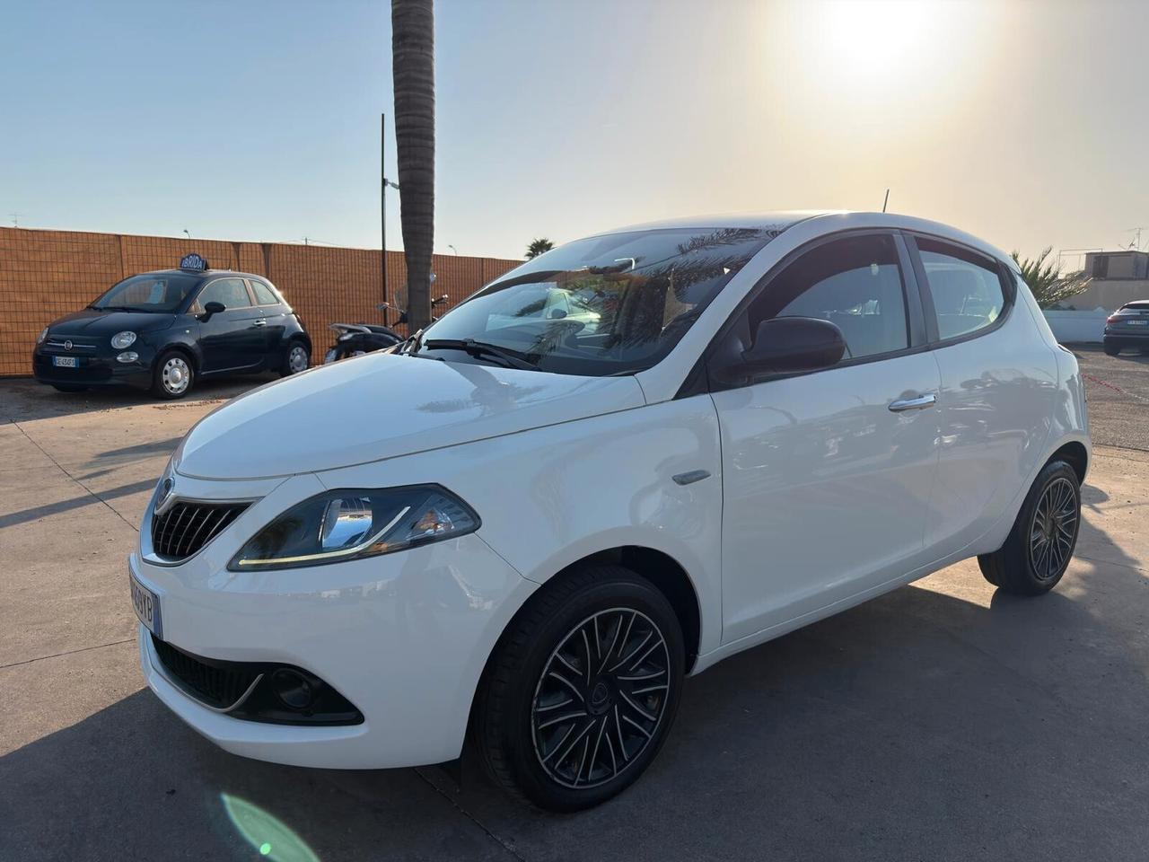Lancia Ypsilon Hybrid Gold 2023 Nav e Retrocamera