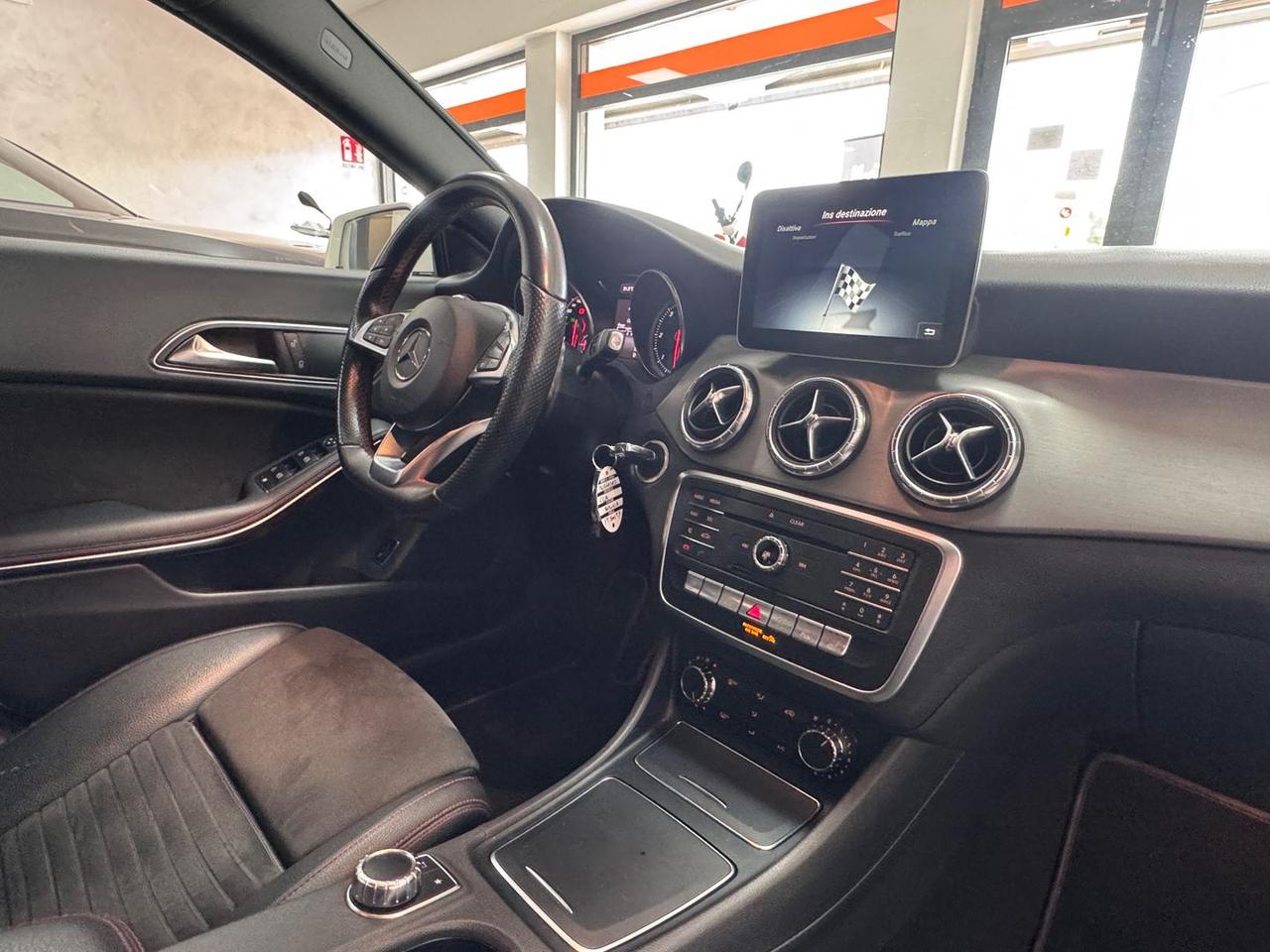 Mercedes-Benz CLA 220 PREMIUM CLA 220D #11880