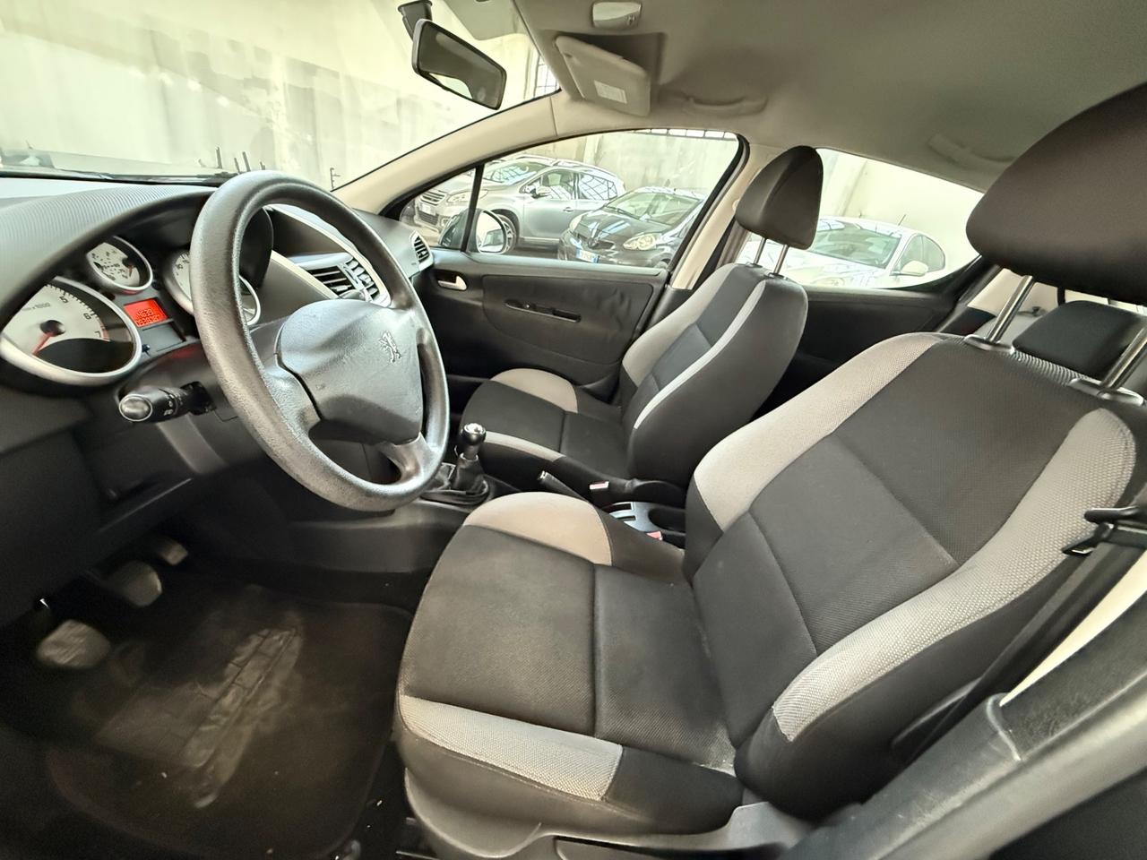 Peugeot 207 1.4 8V 75CV 5p. Energie Sport NEOPATENTATI