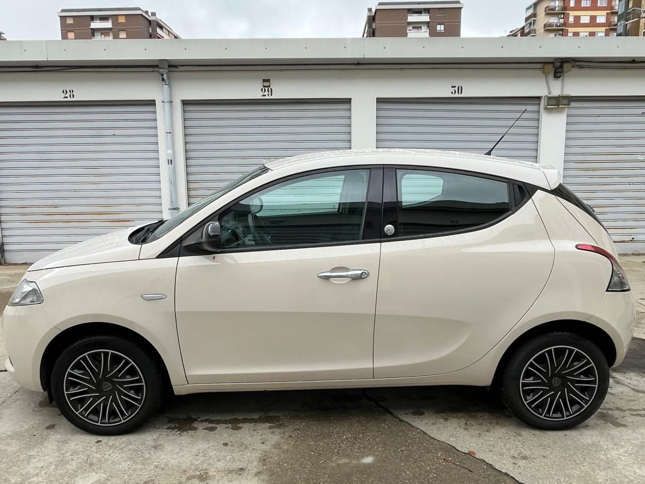 Lancia Ypsilon 1.2 69 CV 5 porte GPL Ecochic Gold