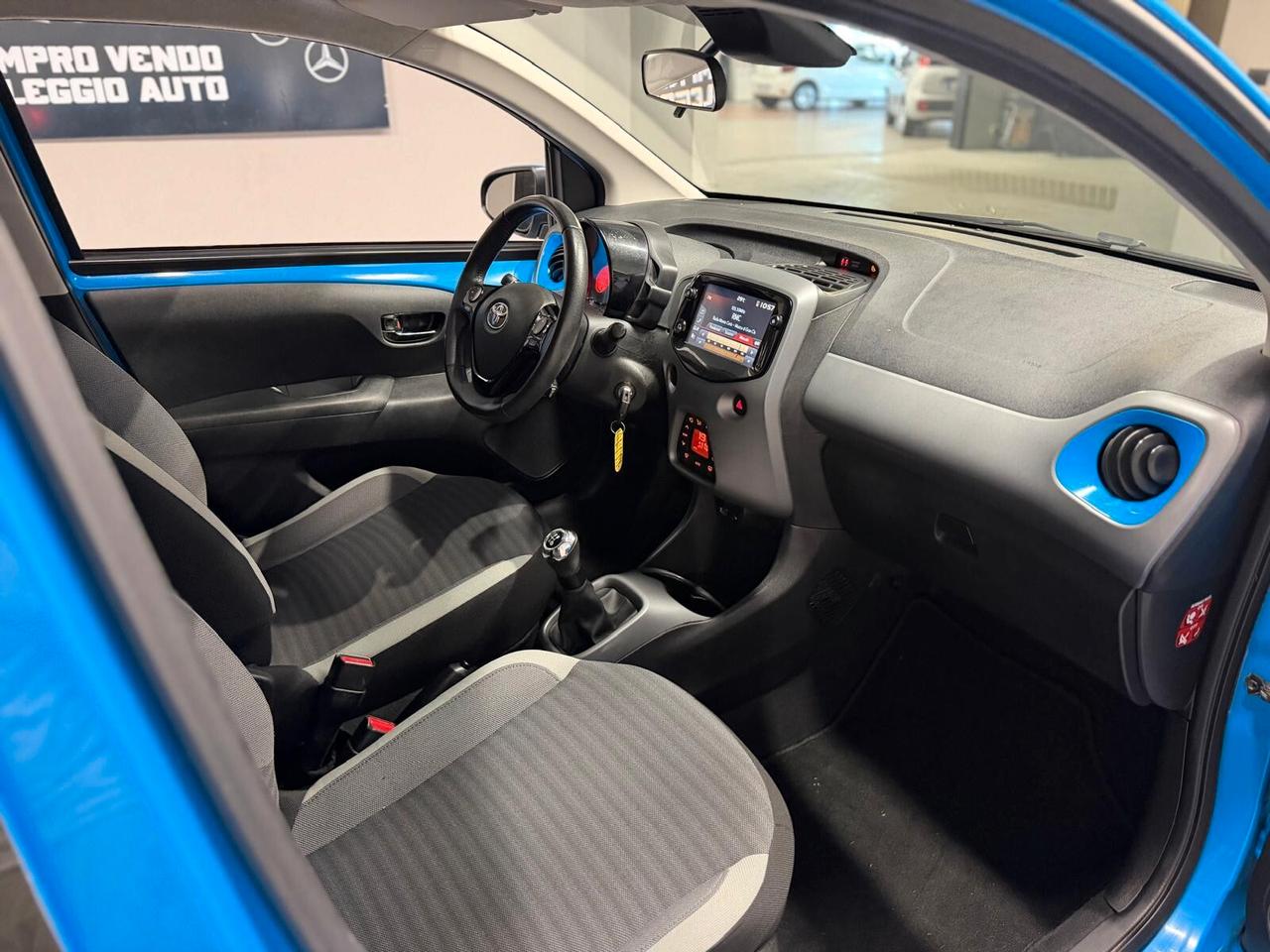 Toyota Aygo Connect 1.0 VVT-i 72 CV 5 porte x-clusiv