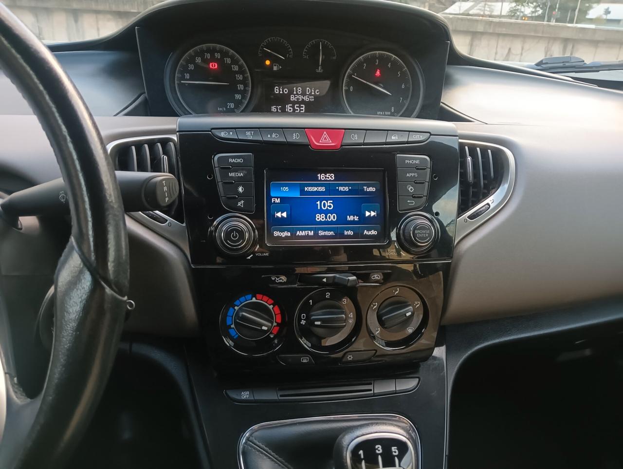 Lancia Ypsilon 1.2 69 CV 5 porte Platinum