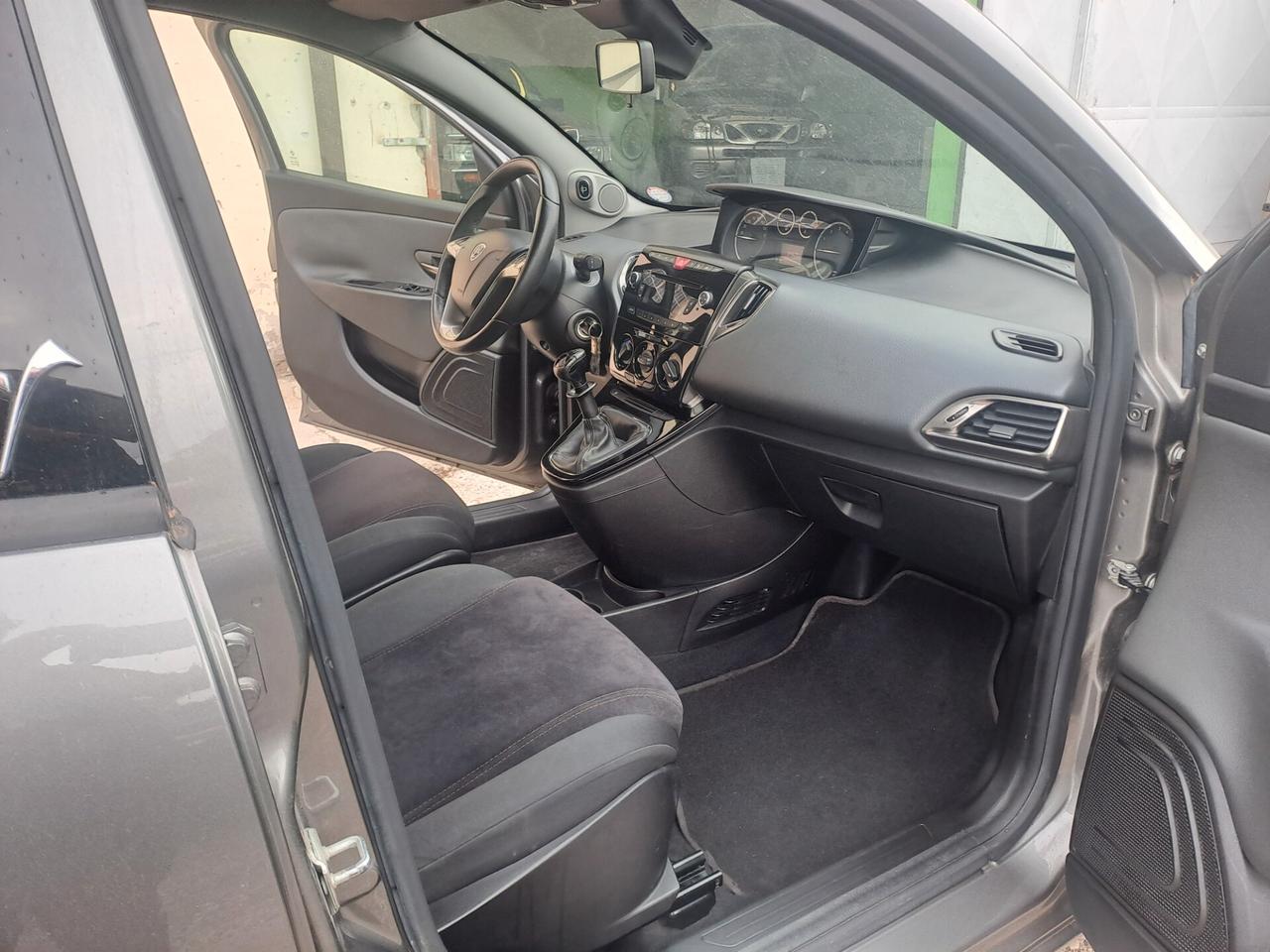 Lancia Ypsilon 1.2 69 CV 5 porte S&S -2014