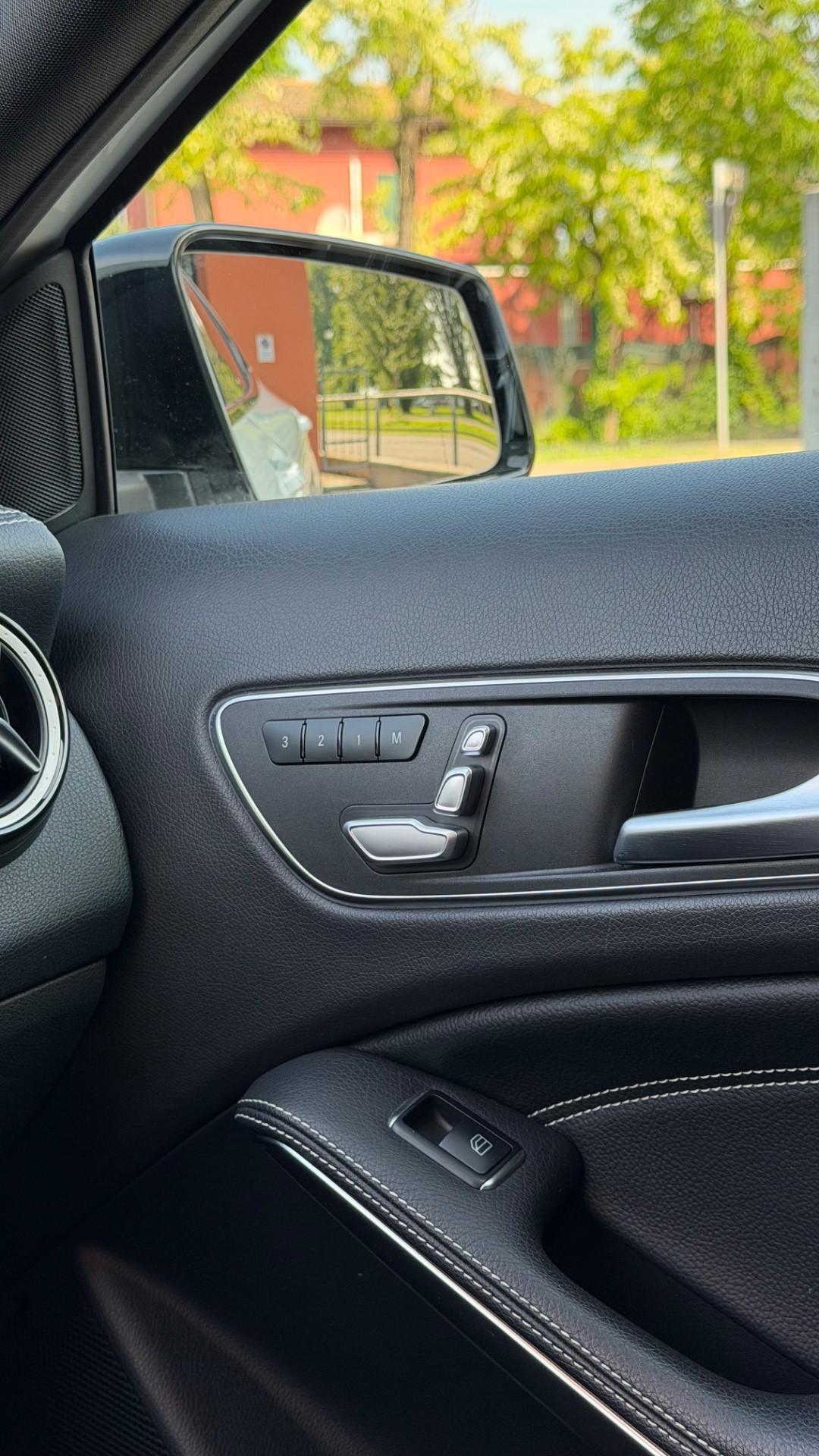 Mercedes-benz GLA 200 Premium night edition