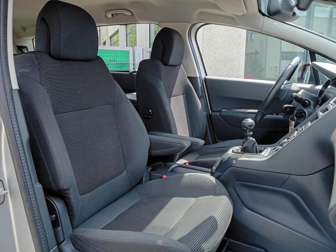 Peugeot 5008 1.6 HDi 115CV 7Posti*Sensori*Cerchi