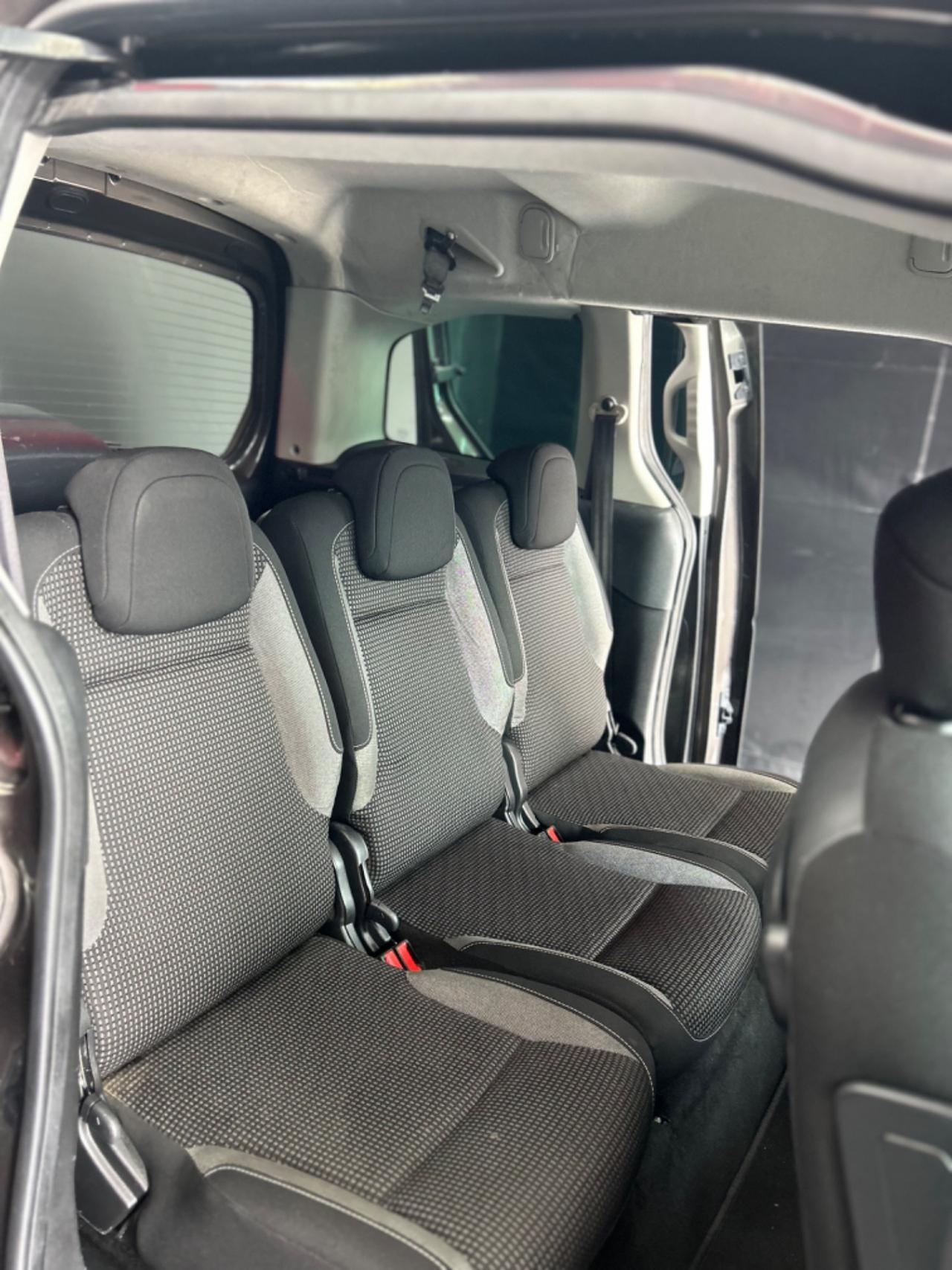 Peugeot Partner Tepee 1.6 BlueHDi 120cv Outdoor 2015