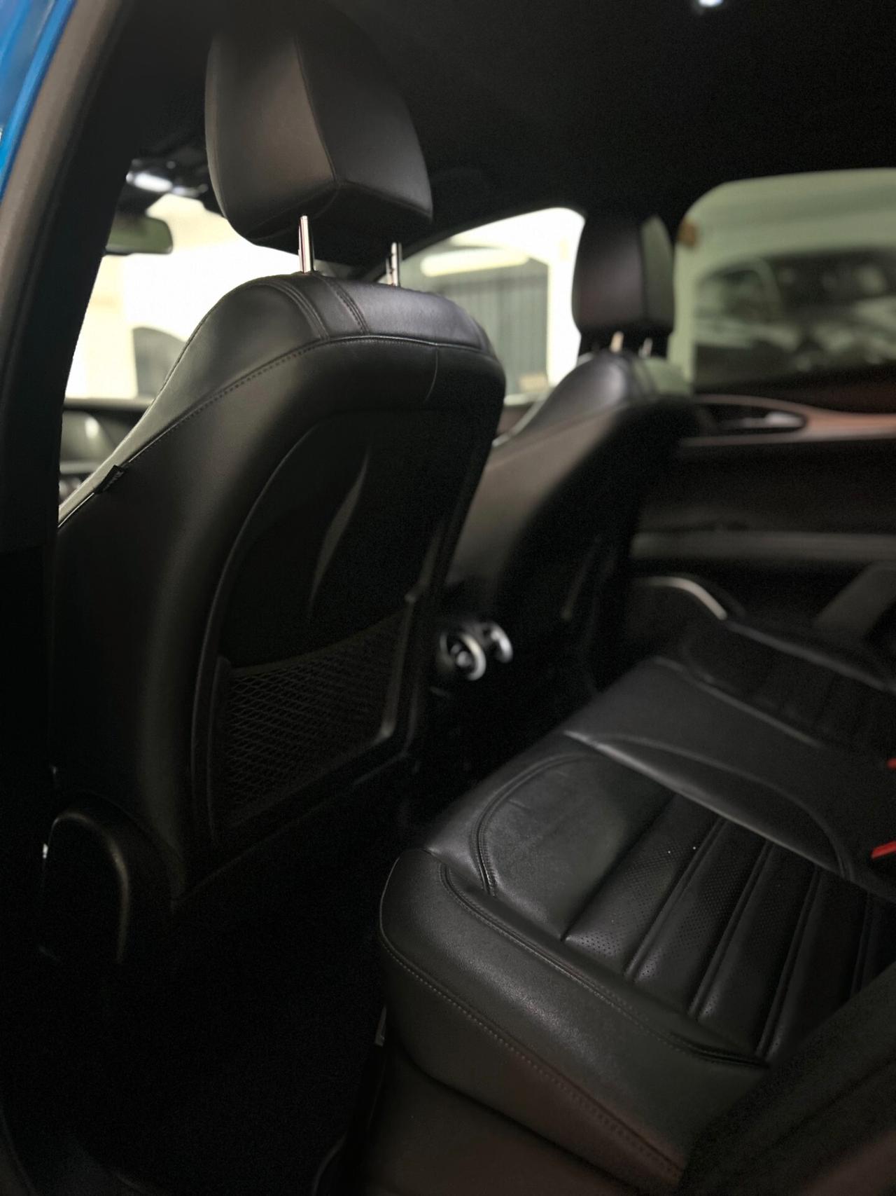 Alfa Romeo Stelvio 210 CV AT8 Q4 Veloce