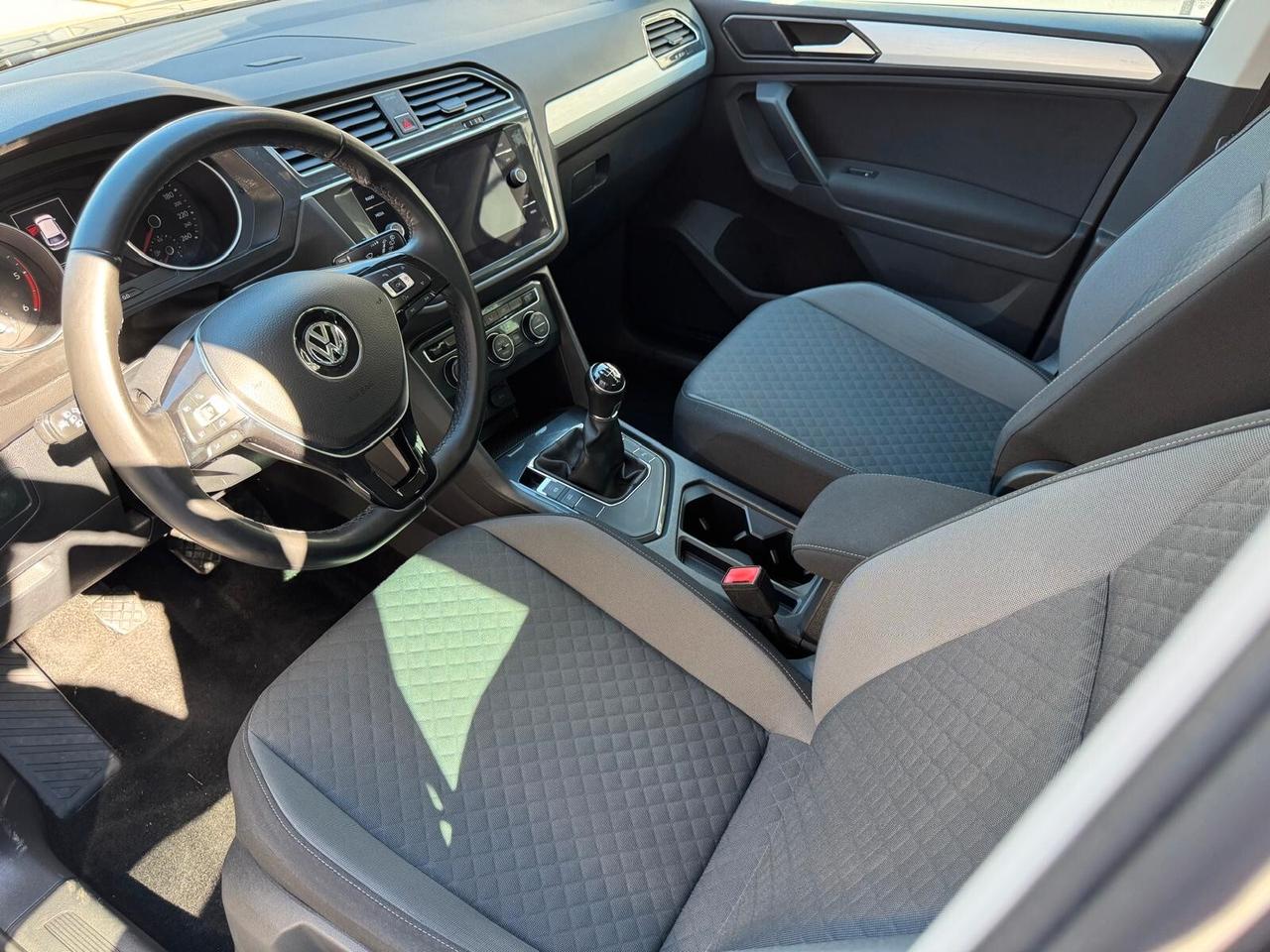 Volkswagen Tiguan 1.6 TDI SCR Business BlueMotion Technology*EURO6*NAVI*CERCHI
