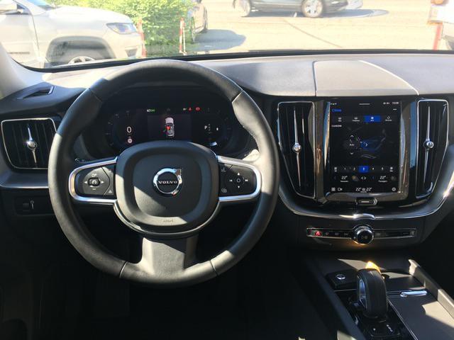 VOLVO XC60 B4 (Diesel Hybrid) 197cv Momentum *IVA deducibile*