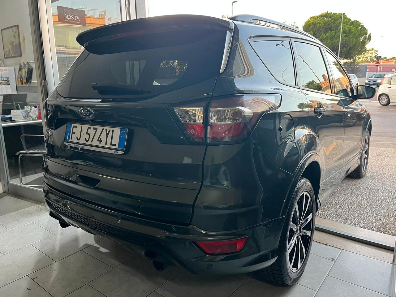 Ford Kuga 1.5 TDCI 120 CV 2WD ST-Line