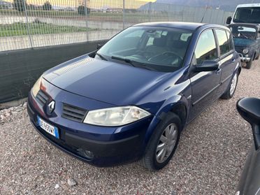 Renault Megane Mégane 1.5 dCi/105CV 4 porte Luxe Dynamique