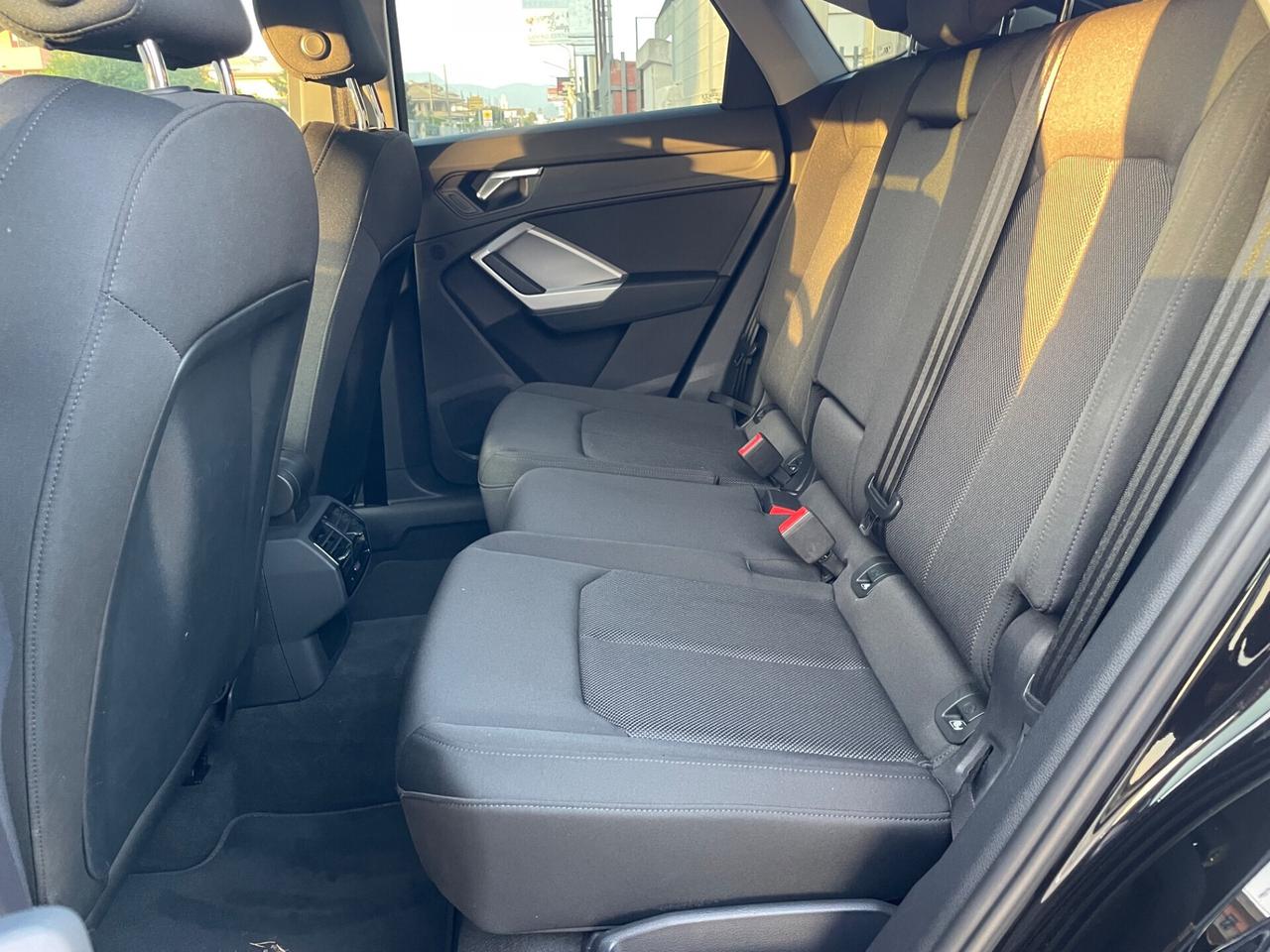 Audi Q3 35 TDI quattro S tronic Business