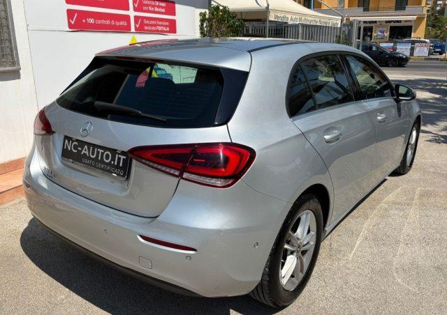 MERCEDES-BENZ A 180 d Automatic Business