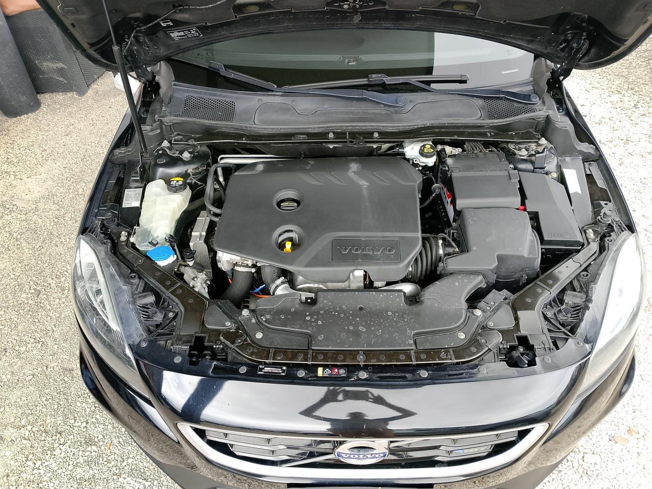 Volvo V40 D2 1.6 Powershift R-design Kinetic