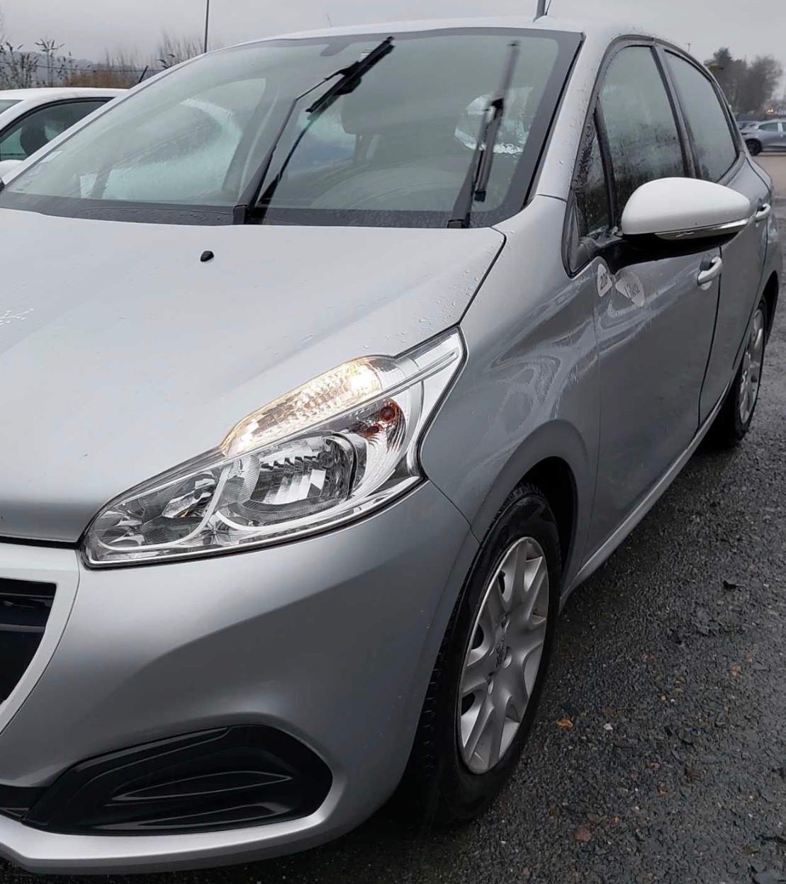 Peugeot 208 PureTech 82 5p. GPL Allure