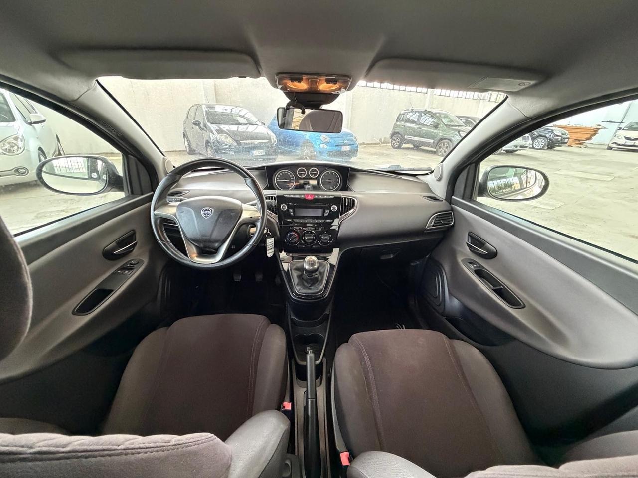 Lancia Ypsilon 0.9 TwinAir 85 CV 5 porte Metano Ecochic Gold