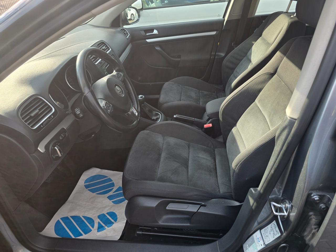 Volkswagen Golf Variant 2.0 TDI con gancio traino