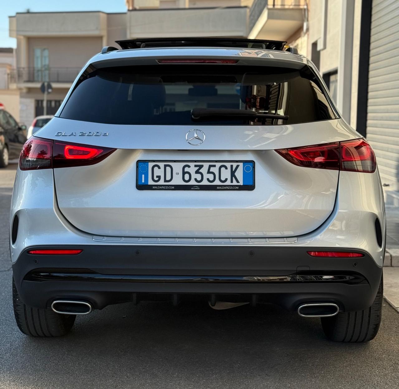 Mercedes GLA 200d PREMIUM 150CV TETTO/LUCI AMB