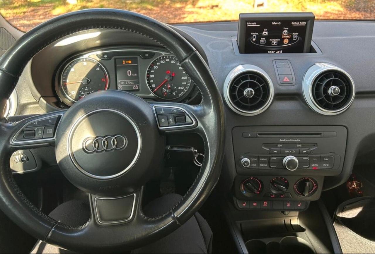 Audi A1 1.6 TDI S line edition plus