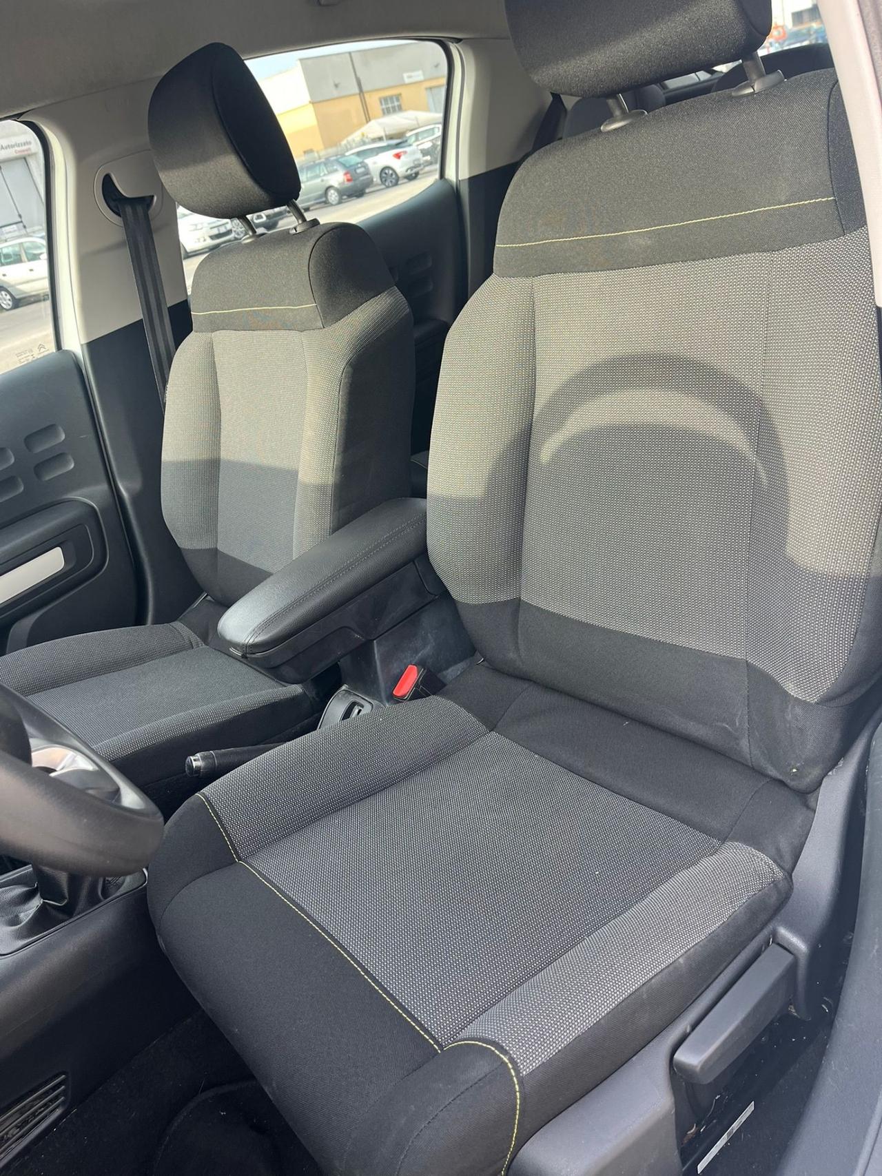 Citroen C3 BlueHDi Shine abbinata a Carrattrezzi