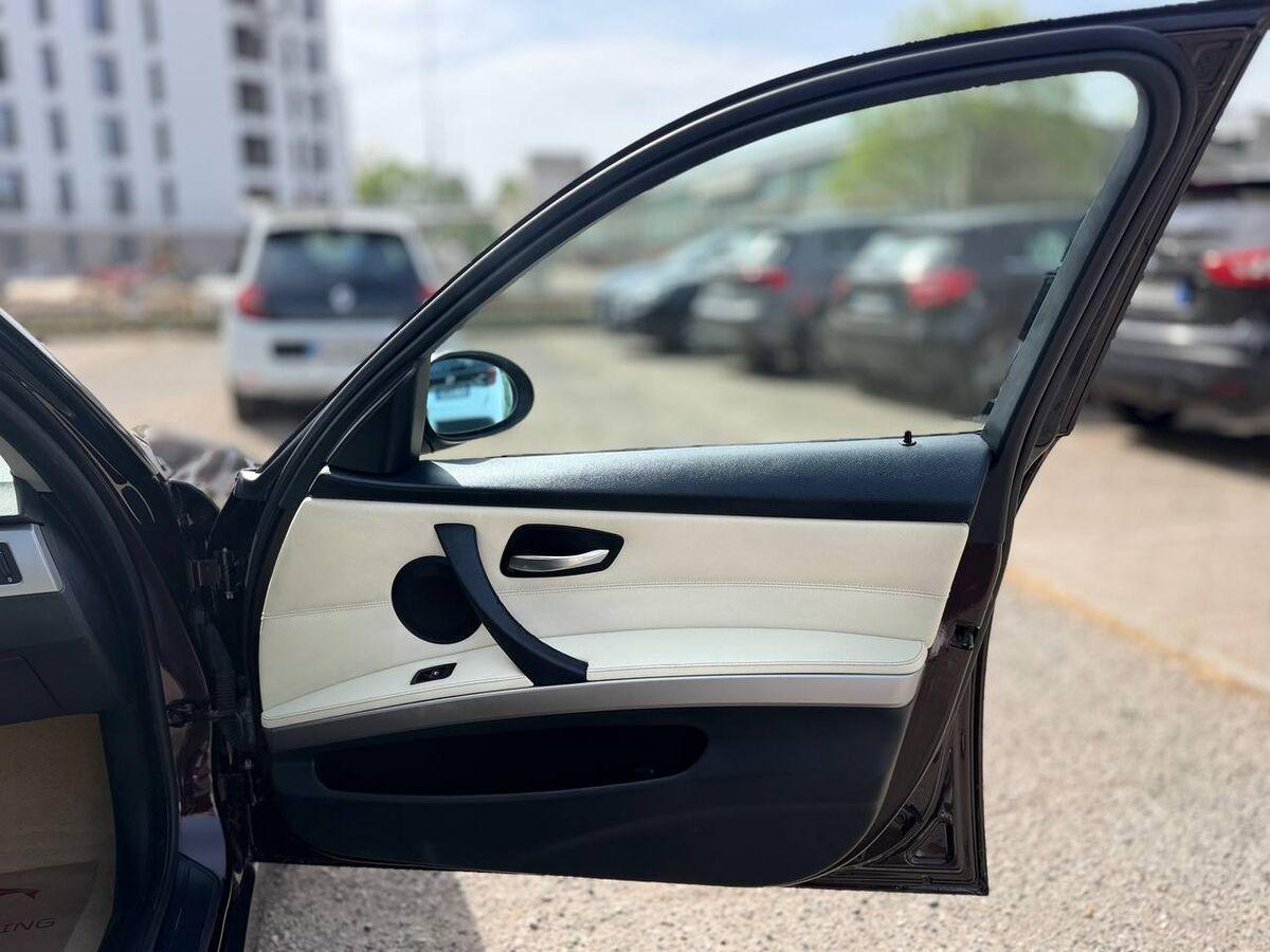 BMW Serie 3 320i Eletta 170cv