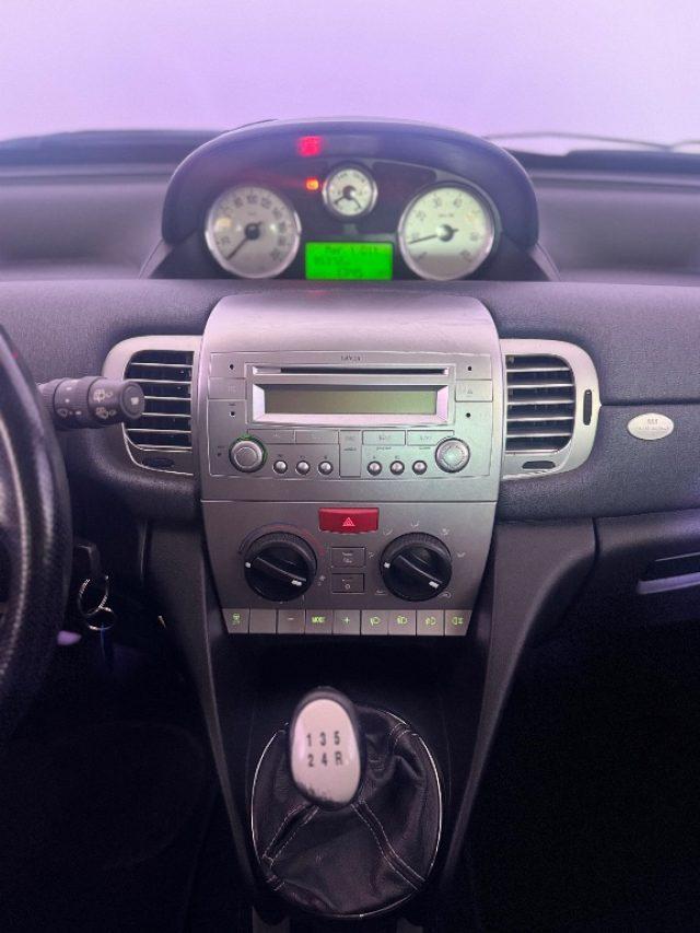 LANCIA Ypsilon 1.2 16V Platino