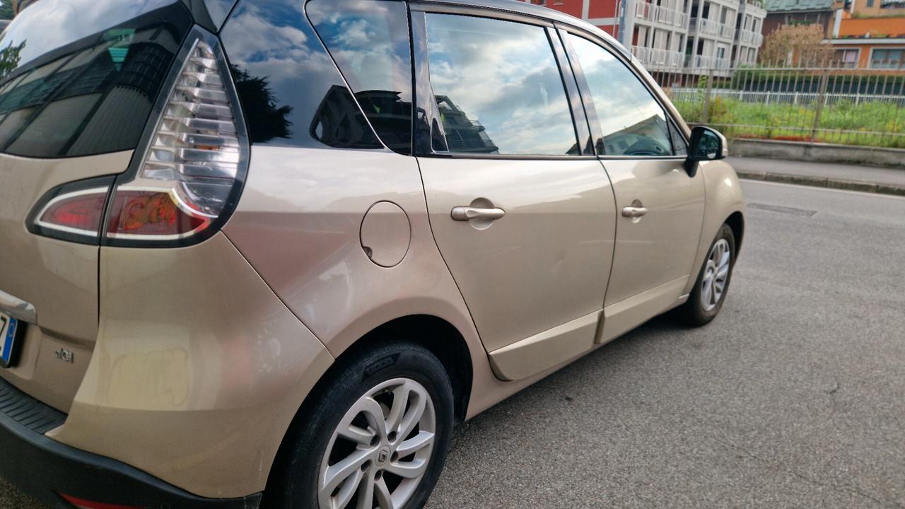 Renault Scénic XMod dCi 110 CV Limited