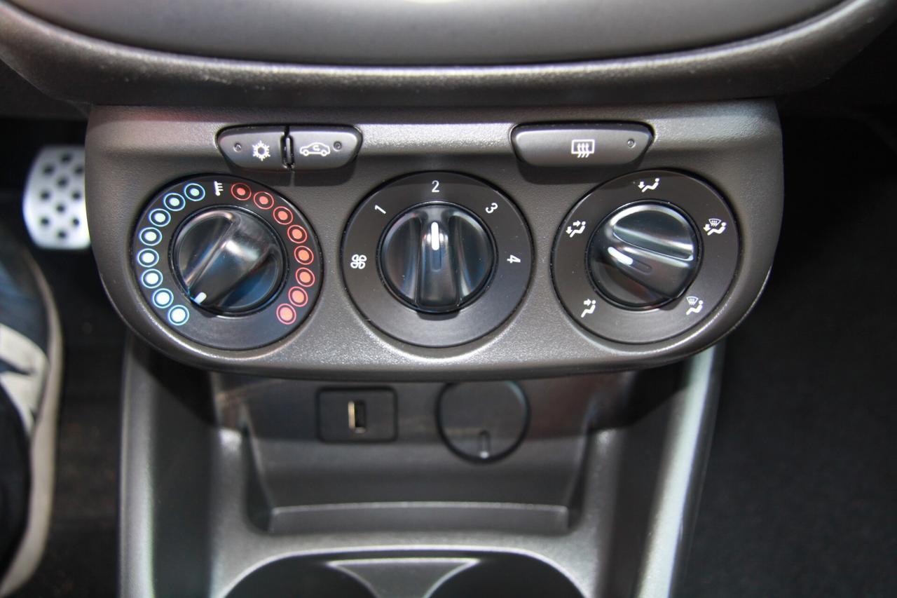 Opel Corsa 1.4 90CV GPL Tech 5 porte b-Color