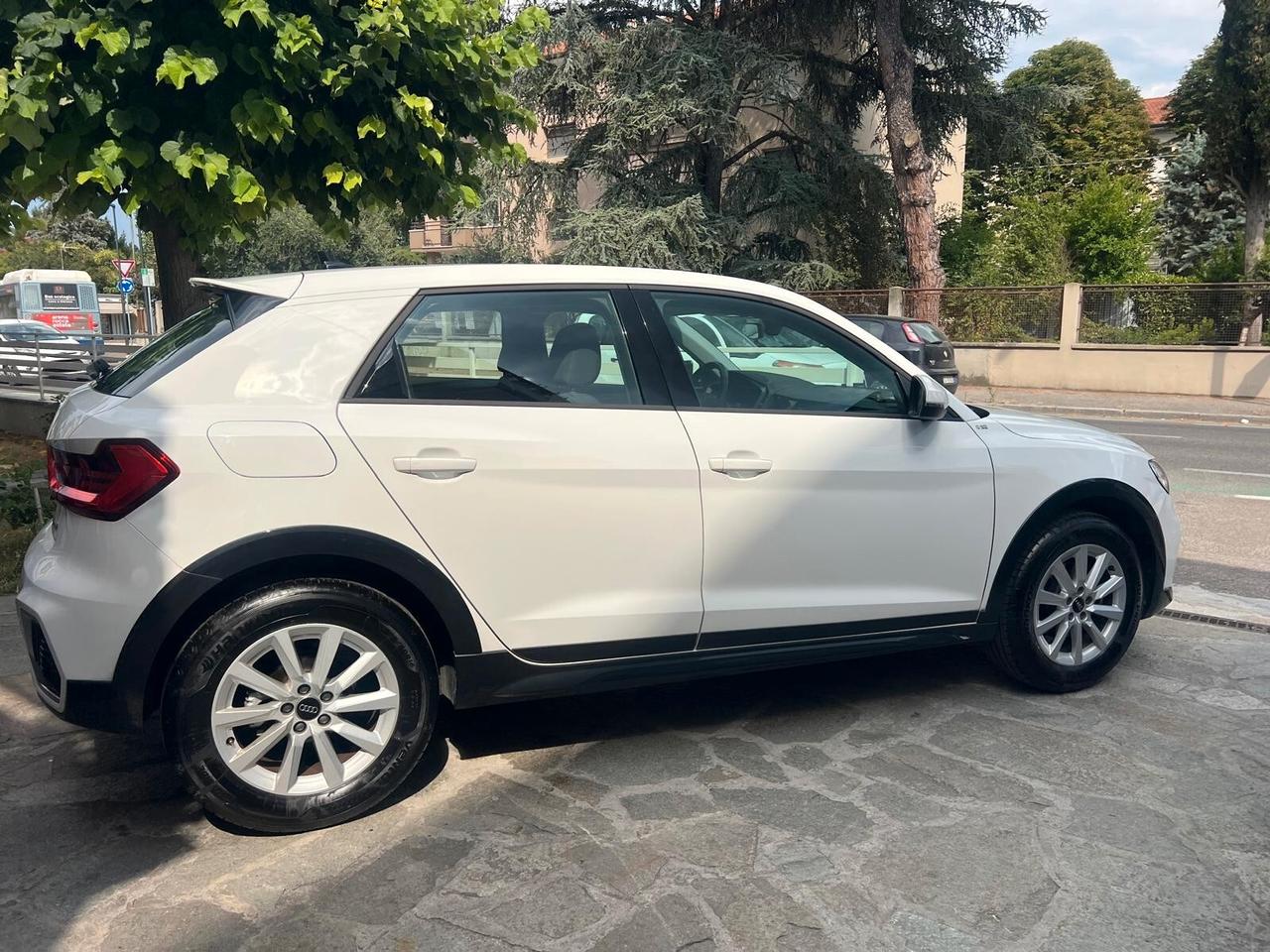 AUDI A1 ALLSTREET 30 TFSI S-TRONIC BUSINESS NEOP