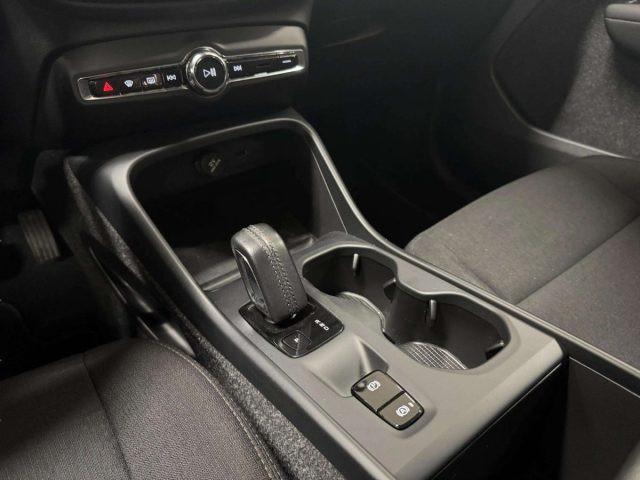 VOLVO XC40 T2 MOMENTUM CORE AUTOMATICA