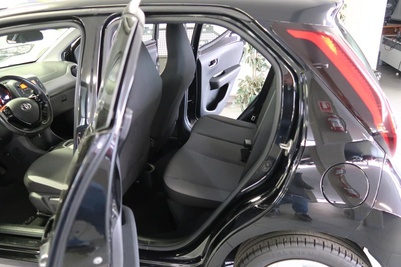 Toyota Aygo Connect 1.0 VVT-i 5 porte x-cool Automatica