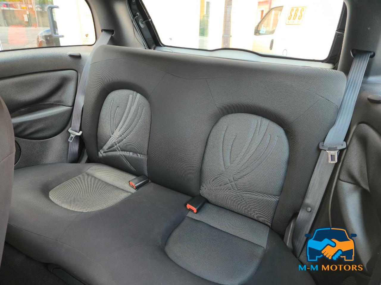 Lancia Ypsilon 3 Porte Ypsilon 1.2 8v Unyca