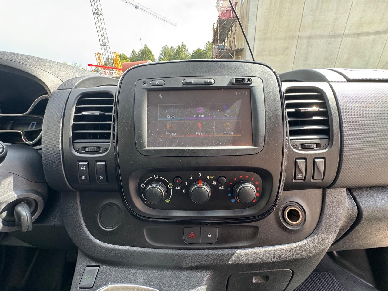 Opel Vivaro 9 posti passo lungo