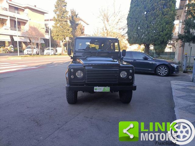 LAND ROVER Defender 110 2.4 TD4 Station Wagon SE