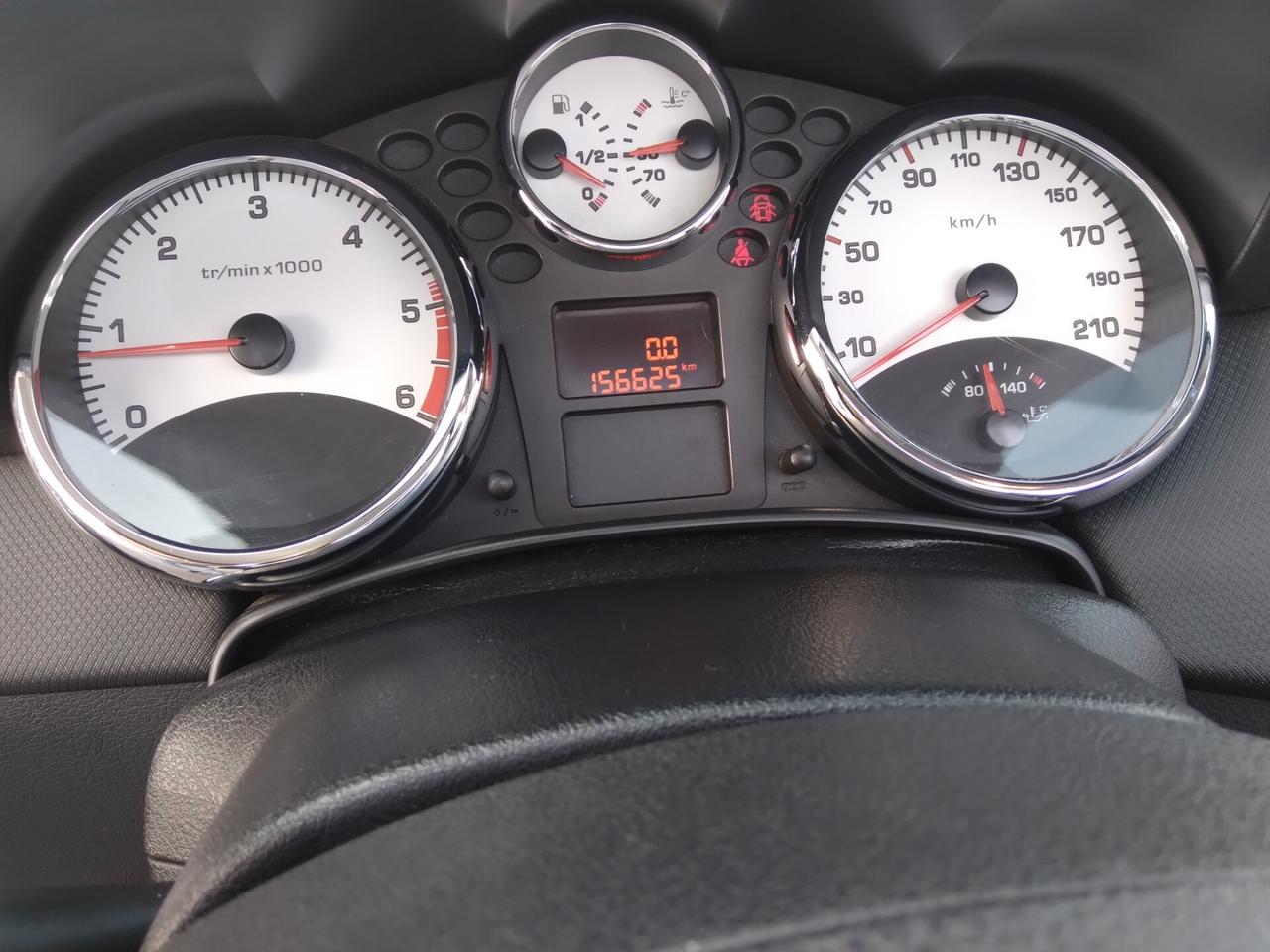 Peugeot 207 1.6 HDi 110CV CC Roland Garros anche per neopatentati