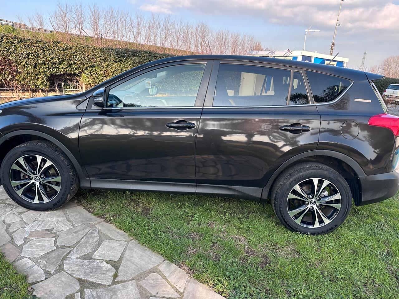 Toyota RAV 4 2.0 CDI AWD Lounge 20° ANNIVERSARY