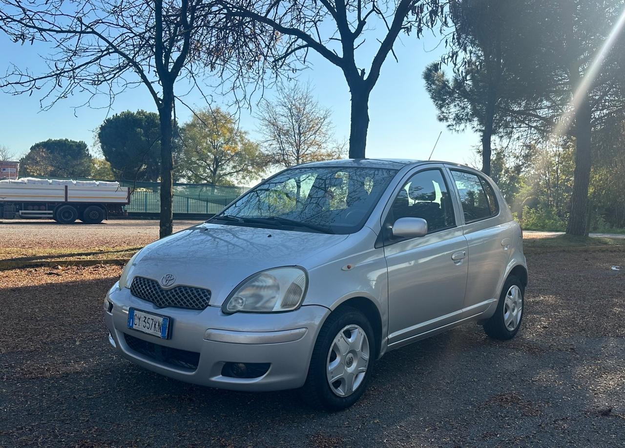 Toyota Yaris 1.0 5 porte