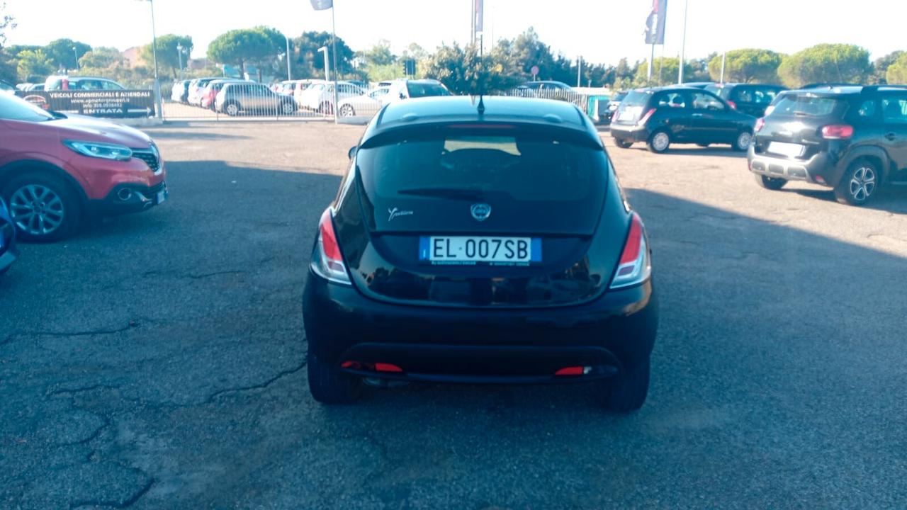 Lancia Ypsilon 1.2 69 CV 5 porte S&S Silver