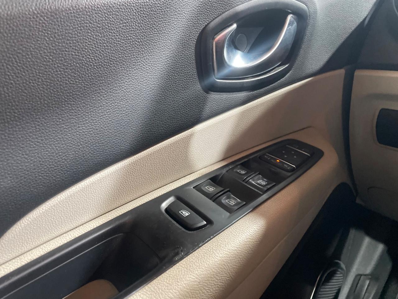 Renault Captur dCi 8V 110 CV Start&Stop Energy Initiale Paris