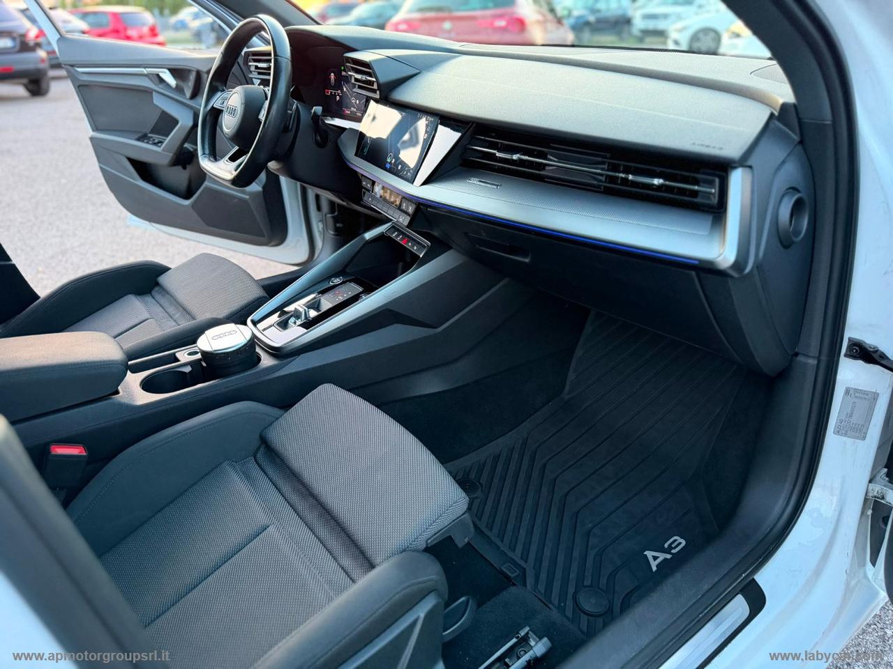 AUDI A3 SPB 30 g-tron S tronic Business Adv.