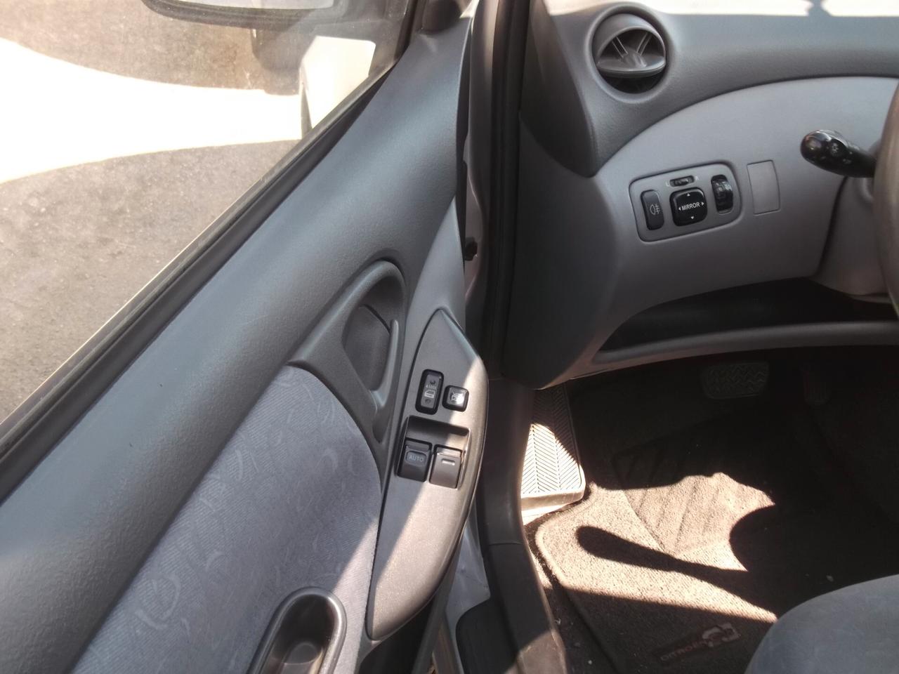 Toyota Yaris 1.0i 16V cat 5 porte aut. Sol - 31