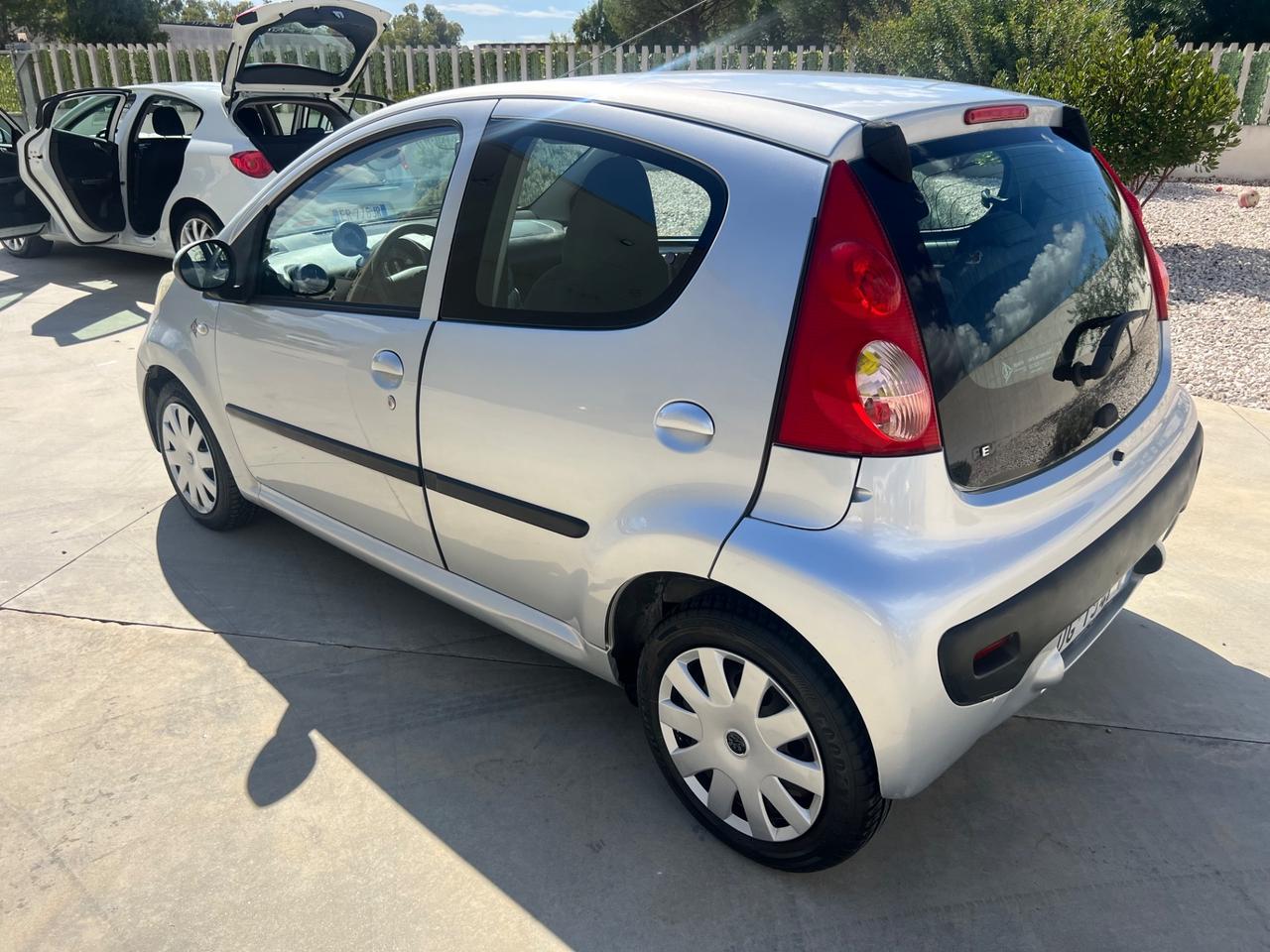 Peugeot 107 1.0 68CV 5p. Automatica